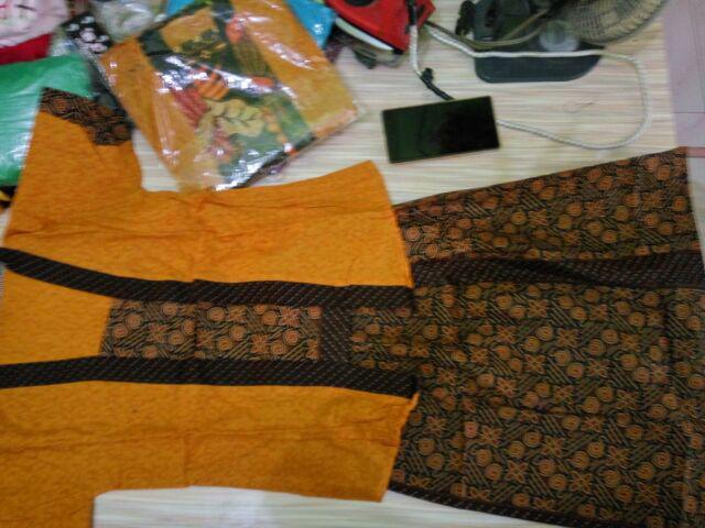 Kutu Baru Anak Usia 1,2,3,4,5,6,7,8,9,10,11,12 Tahun Setelan Kebaya Lengan Pendek + Rok Batik