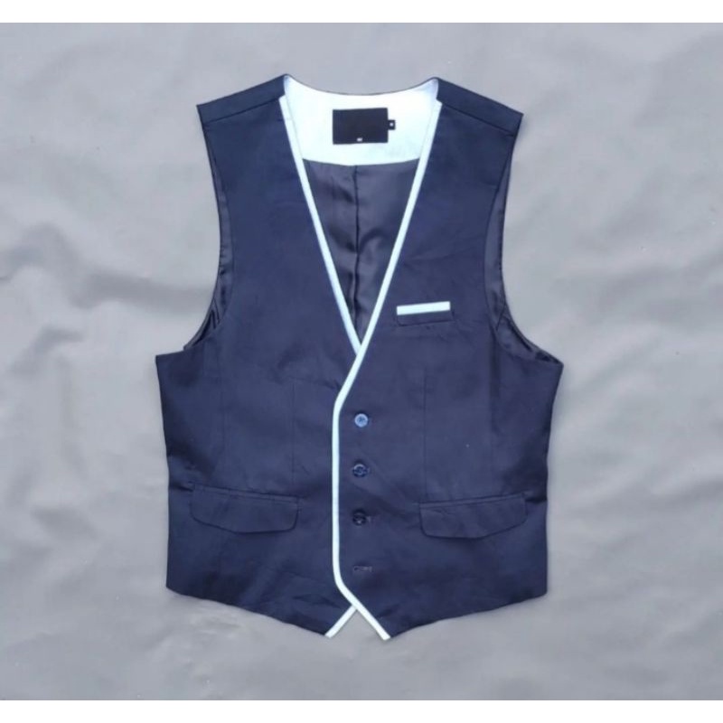 vt167/ugiz/size M fit L/rompi blazer pria warna navy/rompi jas biru/vest biru pria/vest formal polos