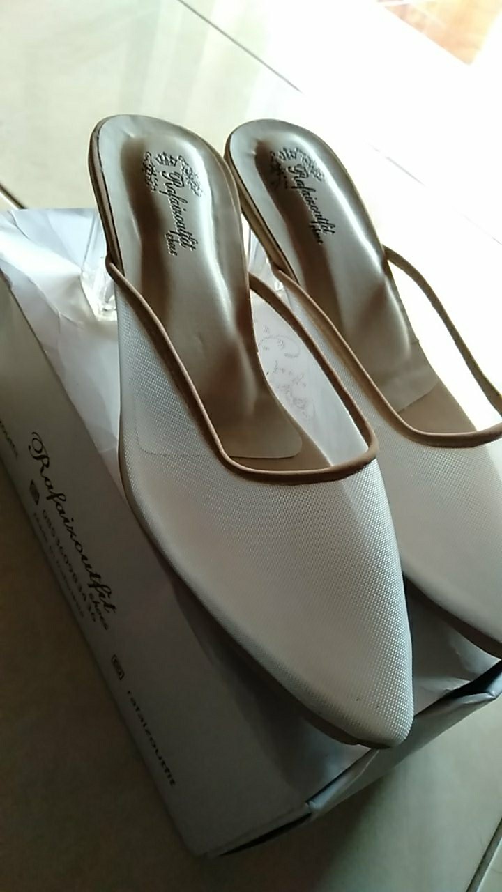 Sepatu Rossia Cream Wanita Sepatu Wanita