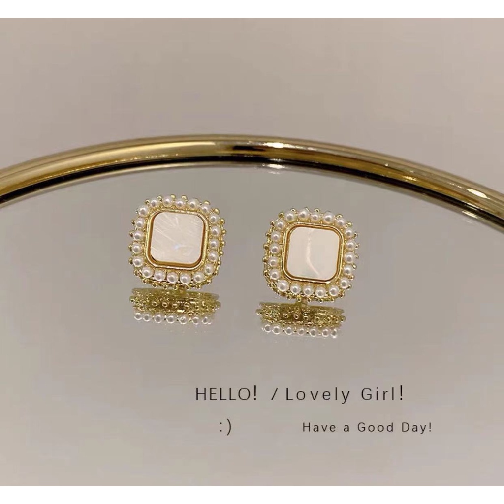 Anting model korea kotak putih gold A006