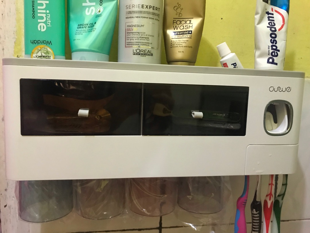 Rak Dispenser Odol / Tempat Sikat Botol Sabun Dilengkapi Dengan Gelas - 4 Cups