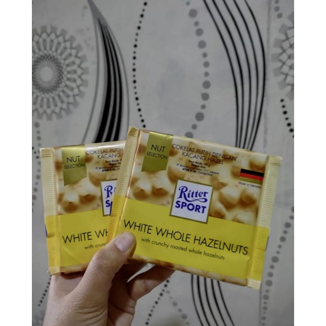 Coklat Ritter Sport White Whole Hazelnut