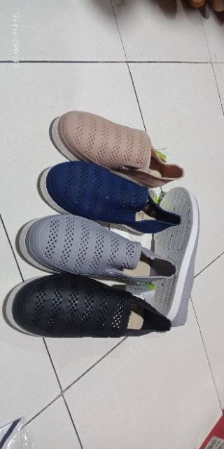 sepatu jelly balance hh  1907 - sepatu karet cewek balance - sepatu slip on jelly