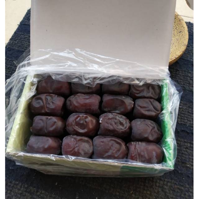 kurma Zoha 1kg (2 box)