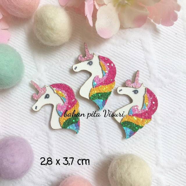 Aplikasi Unicorn Pelangi Gliter Kecil