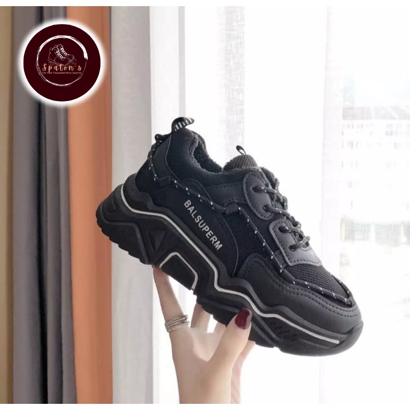 Sepatu Sneakers Wanita Korea Style Putih Hitam Terbaru Sepatu Cewek Kekinian Sepatu Olahraga Running Sport Wanita Murah Spatu Sneakers Sneaker Wanita Cewek Cewe Korea Korean Style Hitam Putih Fashion Perempuan Terlaris Terkini Kekinian Terbaru-1