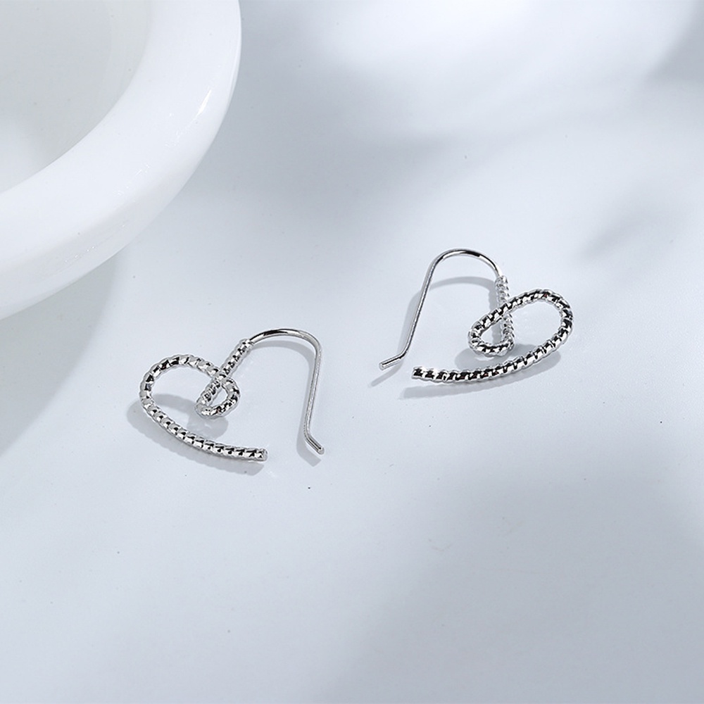 1 Pasang Anting Menjuntai Bentuk Hati Tidak Teratur Gaya retro Untuk Wanita