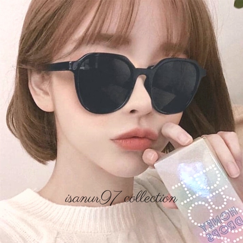 ISANUR97 - Kacamata Hitam Wanita Korean INS Fashion Oversized Square Sunglasses Gaya Retro Radiasi