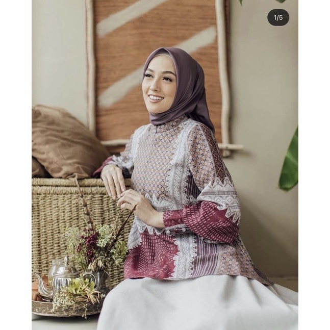 Preloved nawa blouse wearing klamby