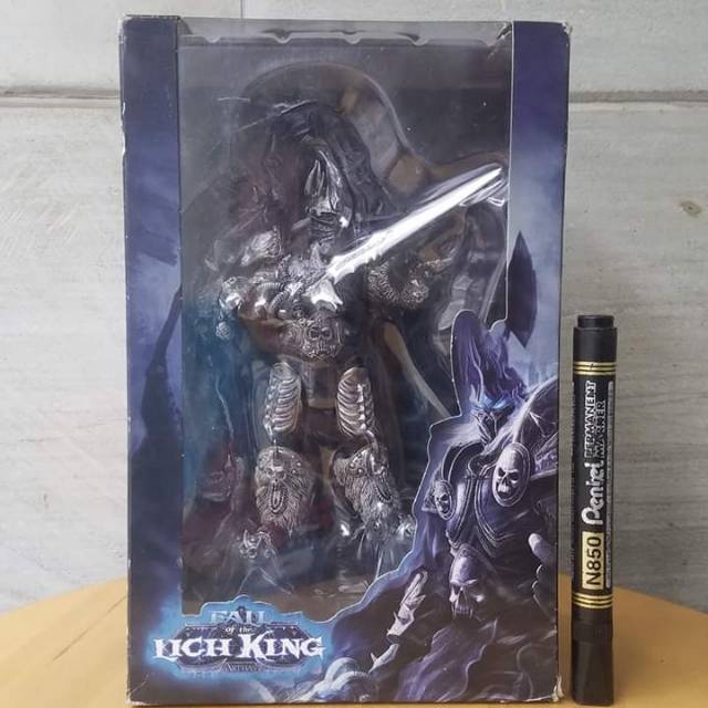 Mainan action figure 
Lichking world of Warcraft
Arthas the lich king
Statue
Detail bagus
Murah