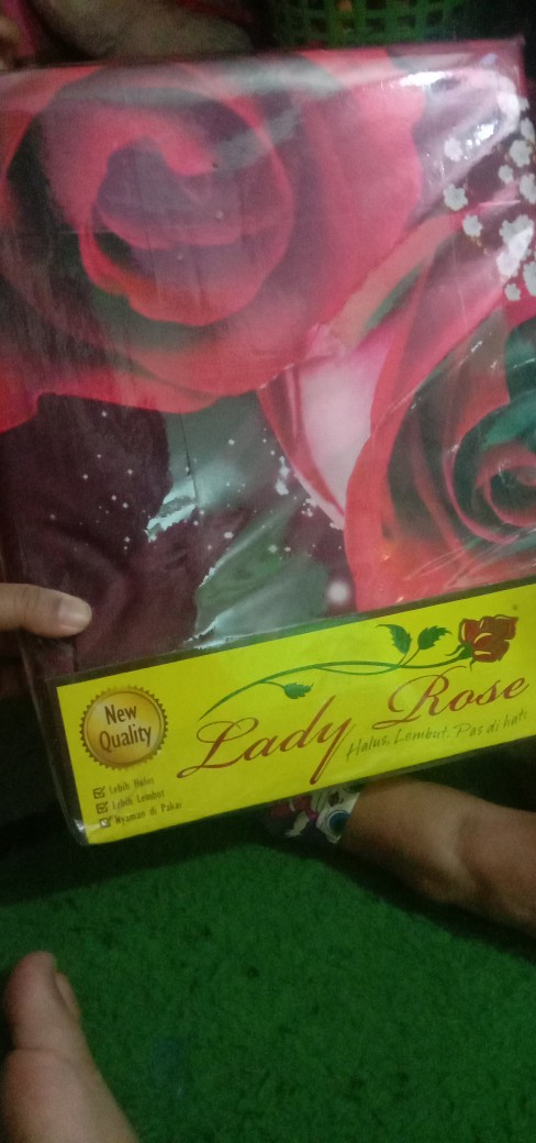 Sprei Bonita No 1 Uk 180x200 Red Wood