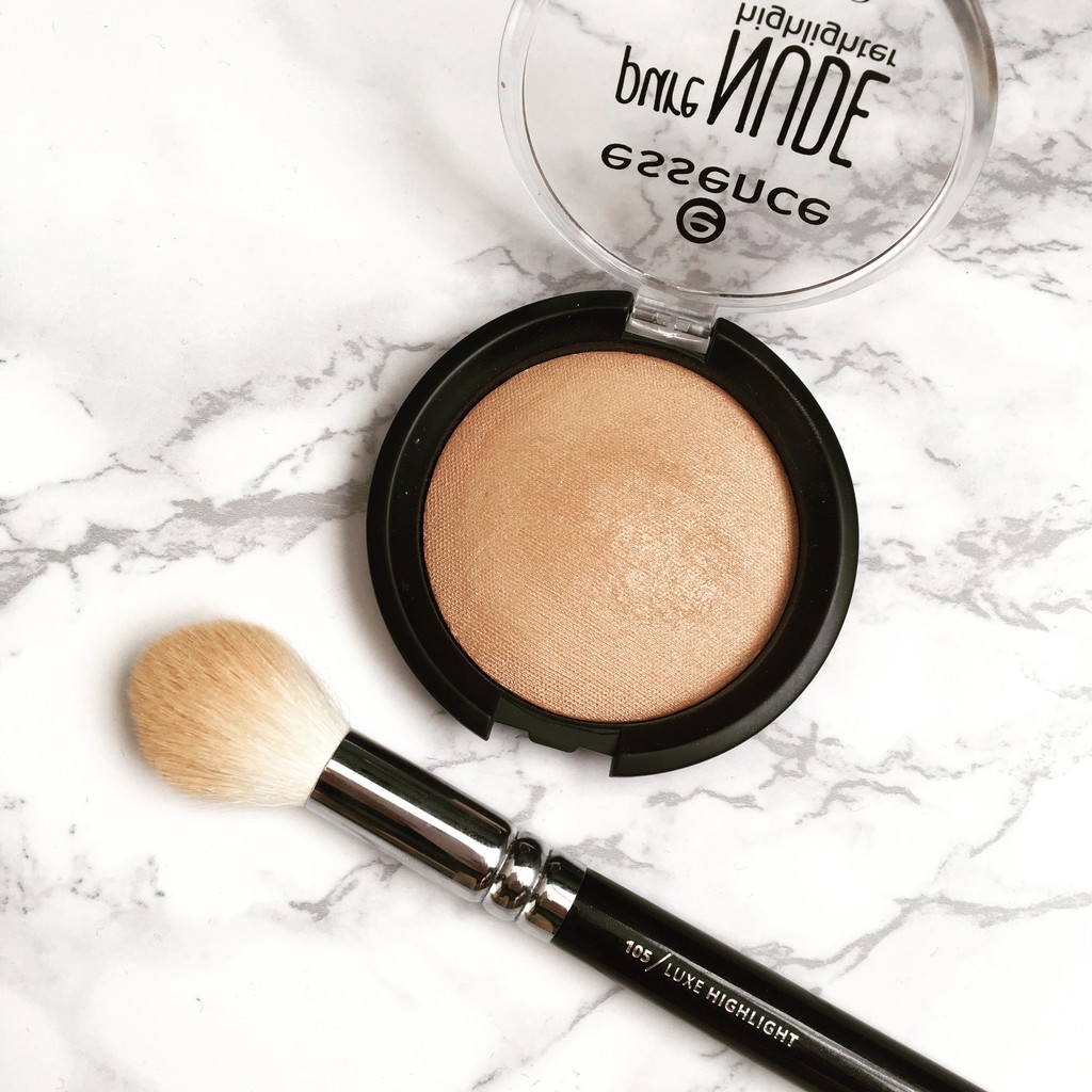 Essence Pure Nude Highlighter