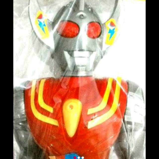 

ultraman tinggi besar