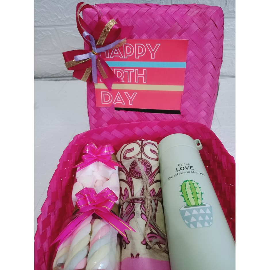 

HANTARAN-LEBARAN HAMPERS KADO HADIAH PARCEL LEBARAN / ULANG TAHUN WISUDA MURAH .