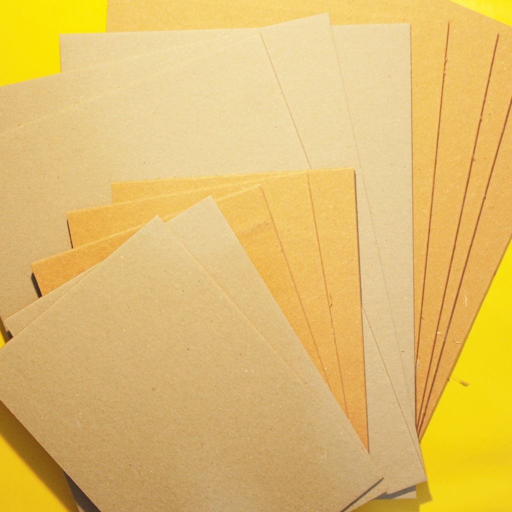 

[1 pcs] Yellow Board / Grey Board A4 untuk Packing Postcard