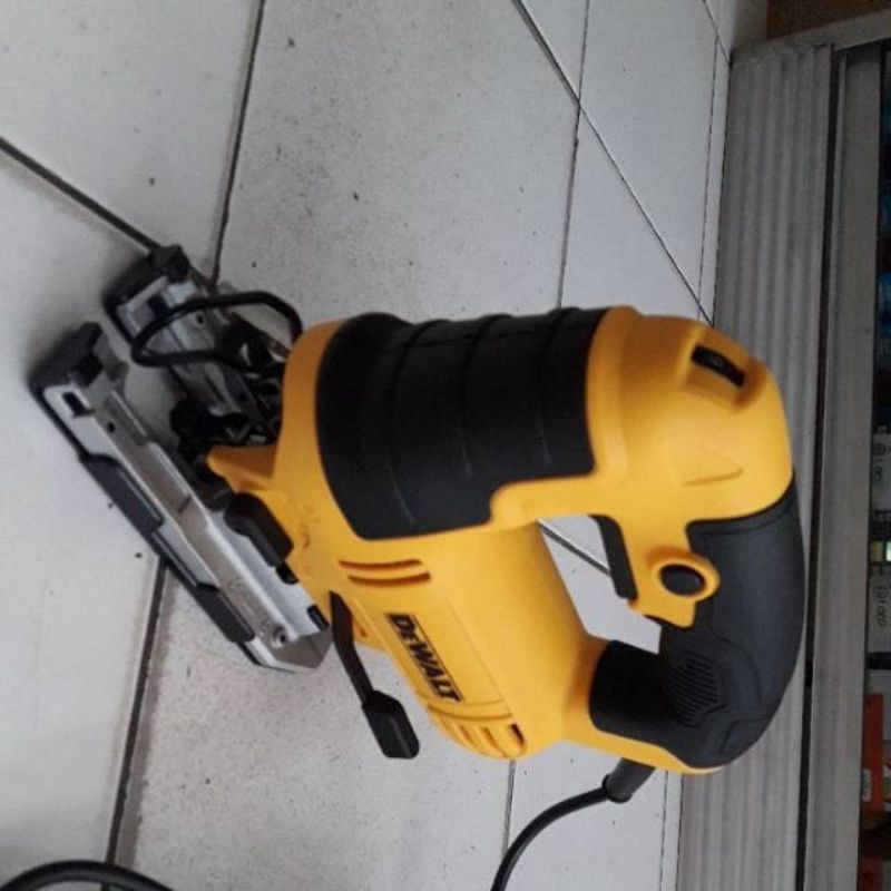 Mesin jigsaw potong kayu Dewalt DWe349