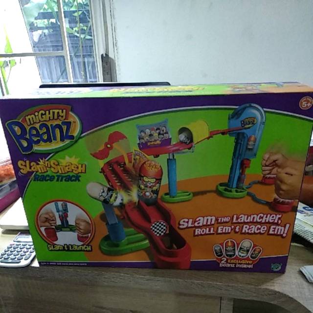 Mighty Beanz Race Track