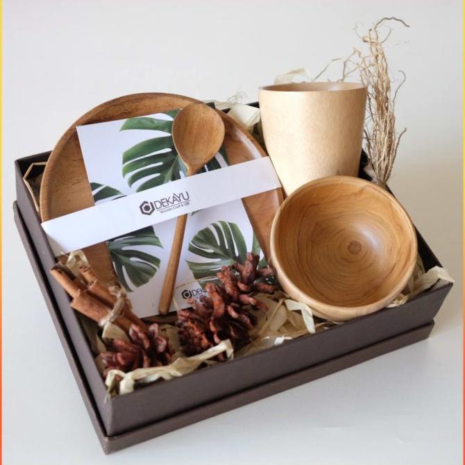 

PROMO DEKAYU HAMPERS BIRTHDAY LIYA WEDDING GIFT BOX HAMPERS KA DSG54546WE