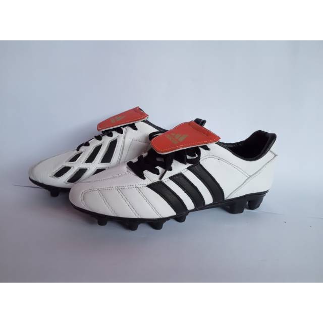 Sepatu bola kulit Adidas predator Beckham