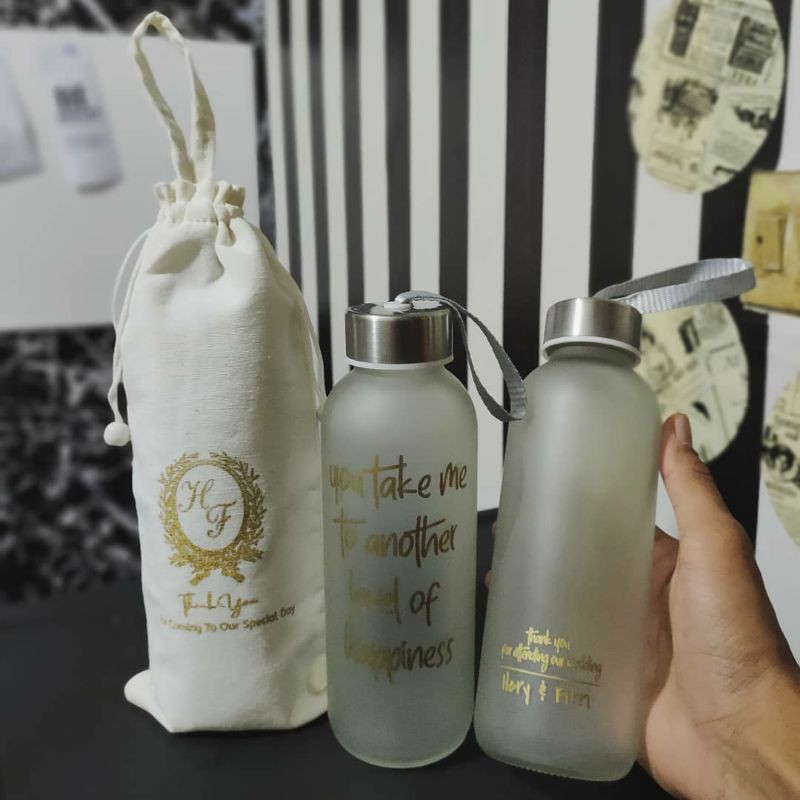 Souvenir Pernikahan Botol Tumbler + Kemas Blacu | Shopee Indonesia