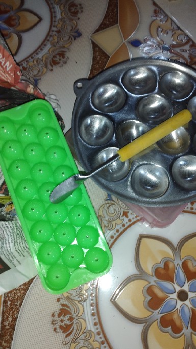 Ice Ball Tray / Cetakan Es Batu Bentuk Bola / Puding Jelly Telur Puyuh