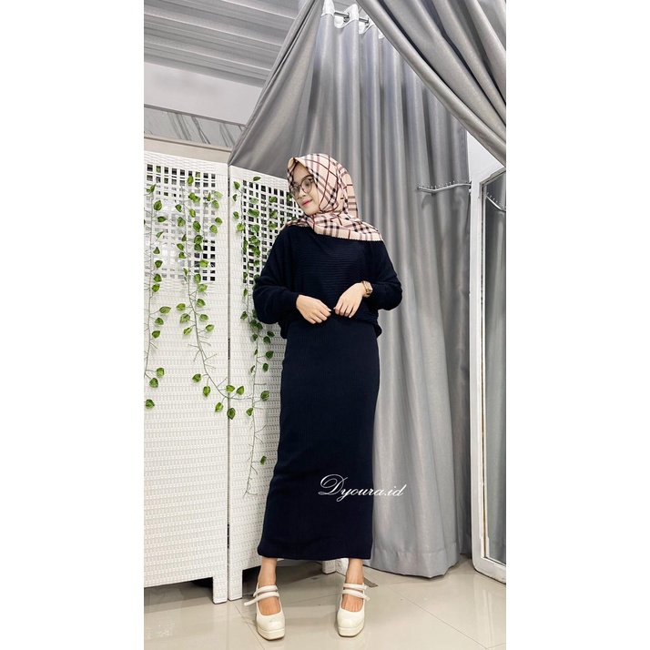 setelan reina by dyoura / setelan rajut /setelan batwing rajut