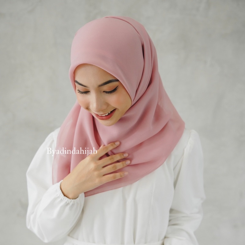 𝐁𝐘 𝐀𝐃𝐈𝐍𝐃𝐀 Bella Square / Hijab Bella Square / Hijab Segi Empat