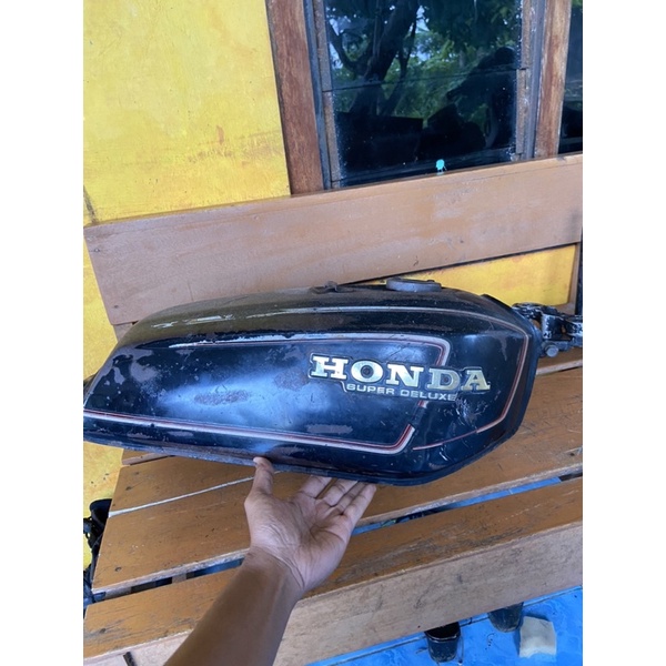 tangki gl100 original paint th 85 tengki gl100 original paint bukan warna merah gl100 gl125