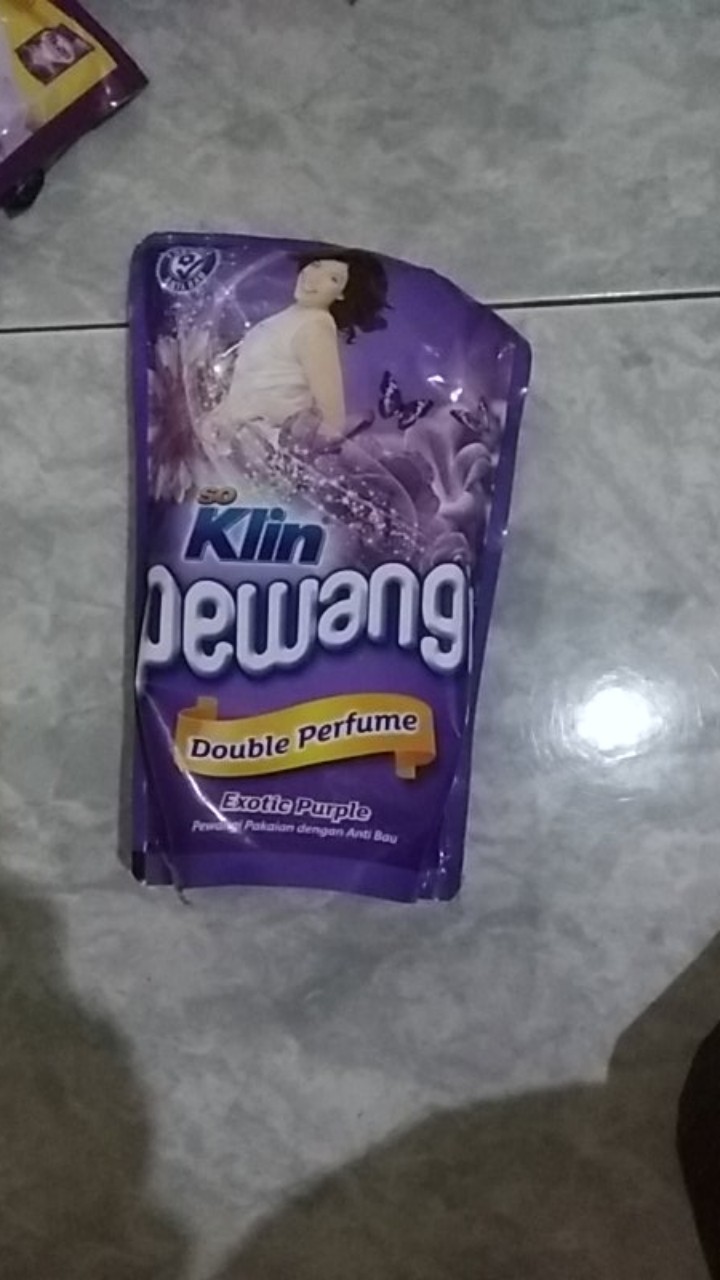 So Klin Pewangi Pakaian Refill Red/ Pink /purple 900ml-bloralapak