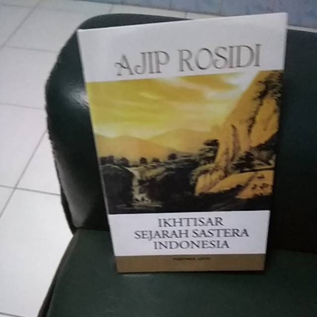 Ikhtisar sejarah sastra Indonesia
