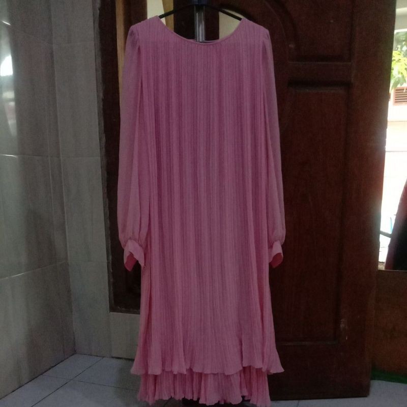 Dress plisket lengan panjang