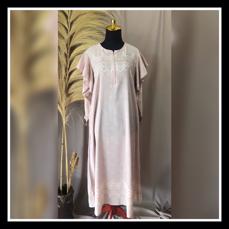 Basuo Dress Pale Rose (Ria Miranda Look a Like)