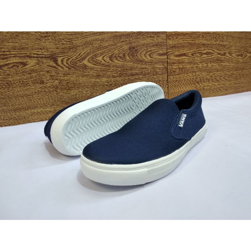 Sepatu Pria Slip On Vans Sneakers Kets Sorong Tanpa Tali Casual Pria Model Baru Slop Kualitas Terbaik