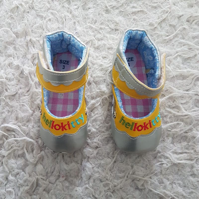 Prewalker Shoes sepatu Bayi kitty