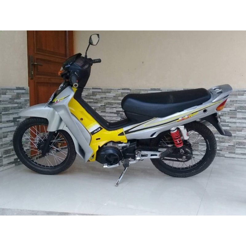 Striping sticker yamaha fiz R- SS two malaysia silver kuning