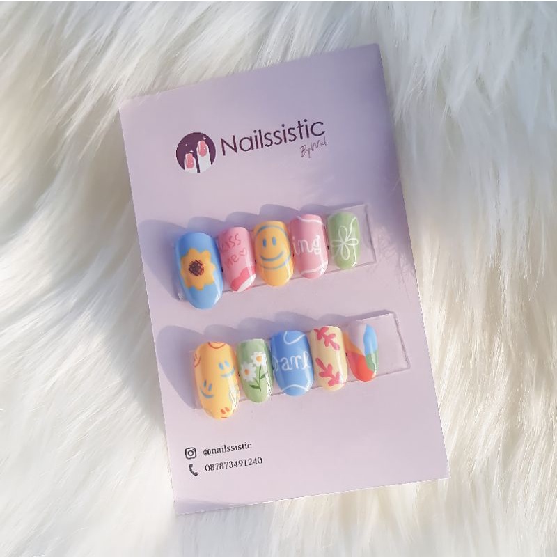 Seventeen Darling Nails / Custom Fake Nails / Press-on Nails