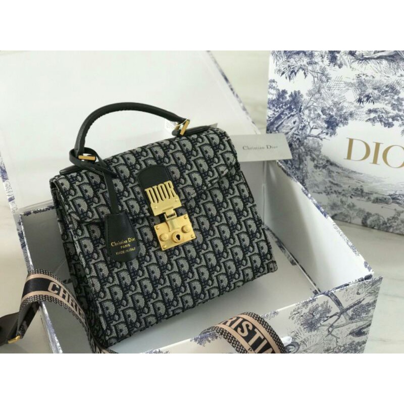 tas kunci import