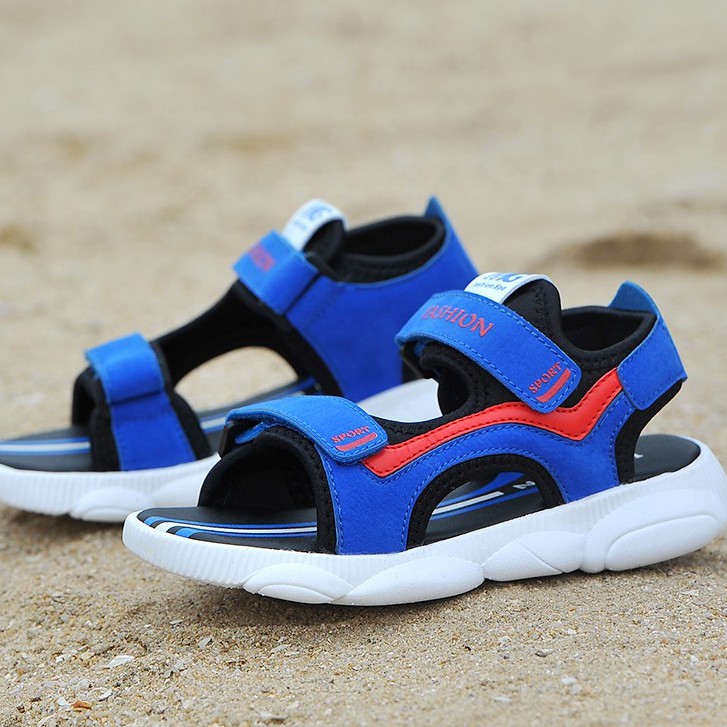 sepatu sandal sneakers