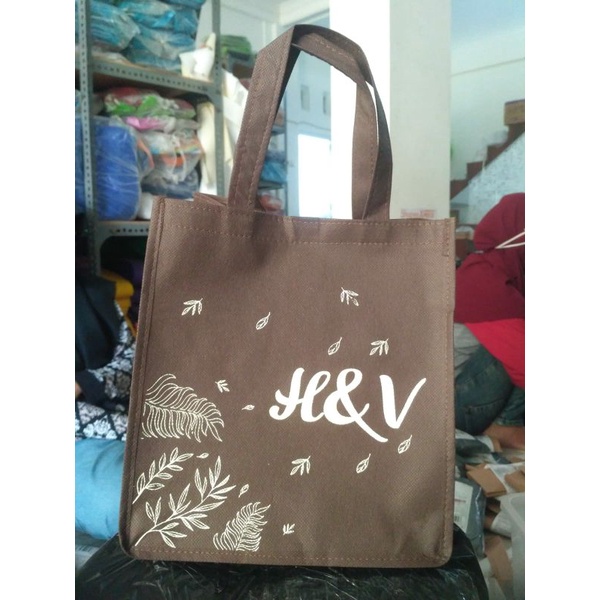

tas souvenir hantaran custom/tas berkat custom sablon nama muat dus nasi 25x25 cm