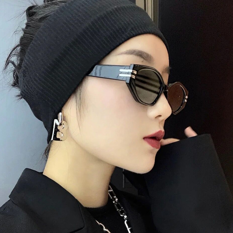 2021 fashion small frame ins Korean version of cat eye irregular retro trend personality irregular sunglasses