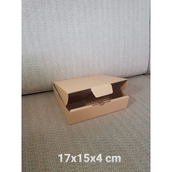 

Kardus Bix uk. 17x15x4 cm Kotak Karton Die Cut