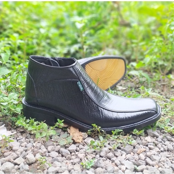 KICKERS - sepatu formal kerja pria / sepatu pantofel pria / sepatu PDH kantor pria kulit asli hitam