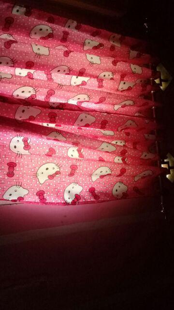 Hello Kitty Jendela