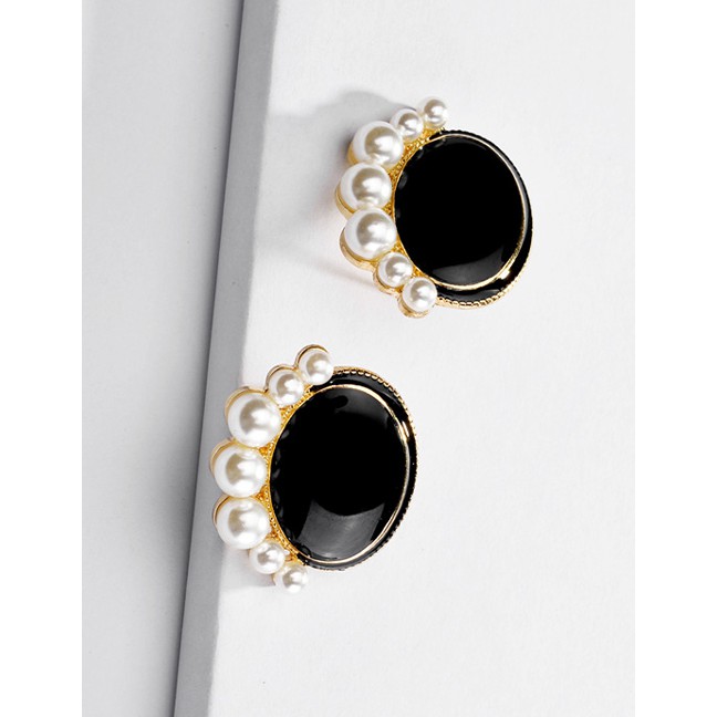 LRC Anting Tusuk Fashion Black Alloy Dripping Pearl Scallop Stud Earrings D75971