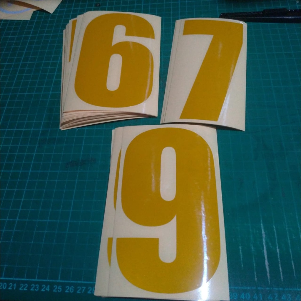 

STIKER CUTTING ANGKA DAN HURUF UK TINGGI 10 CM BAHAN REVLEKTIVE