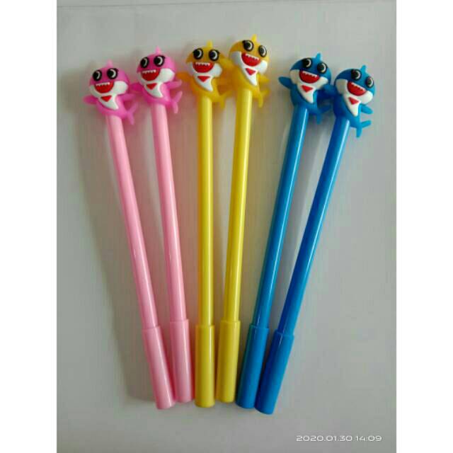 

Pulpen Gel karakter Baby Shark lucu isi 12 pcs