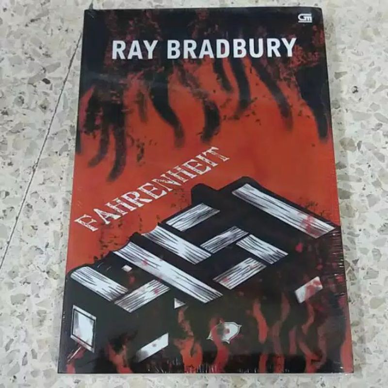 Novel Fahrenheit 451 Oleh : Ray Bradbury