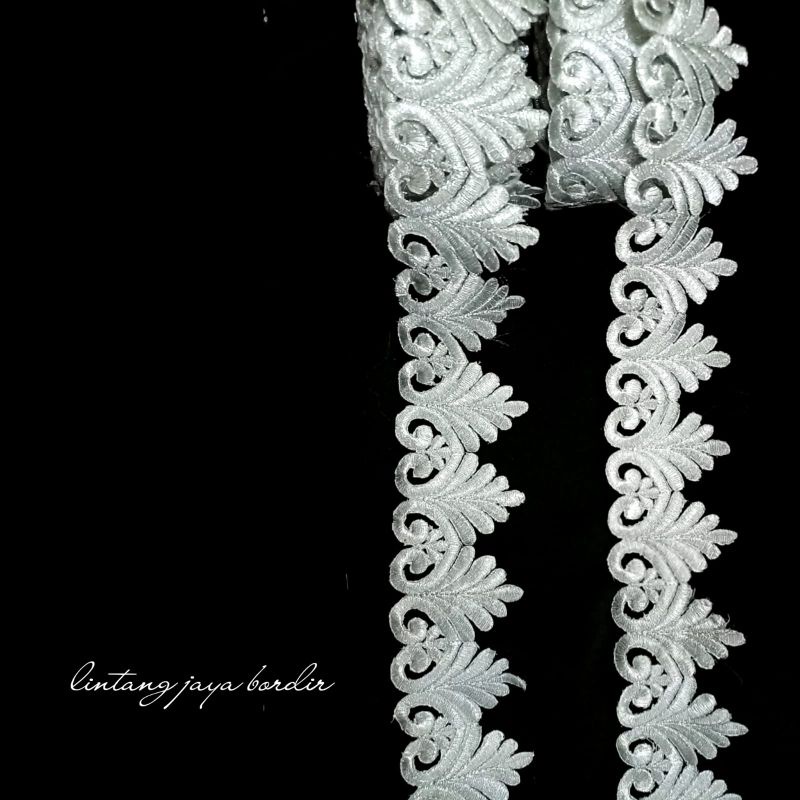 bordir aplikasi roll daun kipas