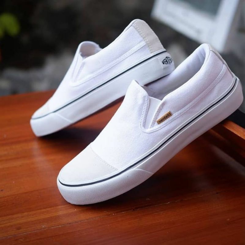 Ventela Urban White Slip On