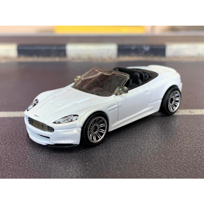 Matchbox Aston Martin DBS Volante Autobahn Express Loose Pack